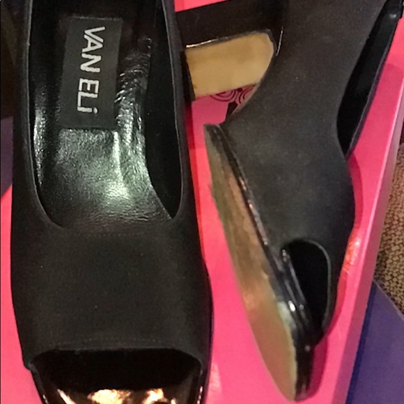 Pumps - Picture 2 of 7